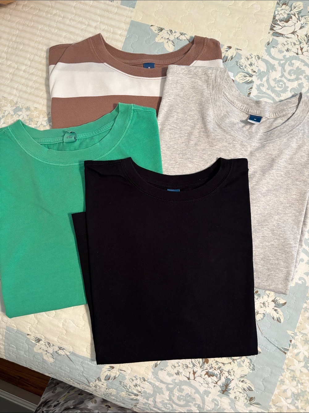 OLD NAVY VINTAGE CREW SHORT SLEEVE TOP BUNDLE - Size Medium